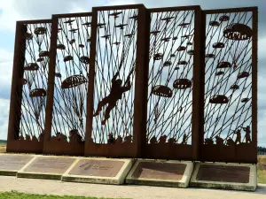 Allet 08 Airborne monument